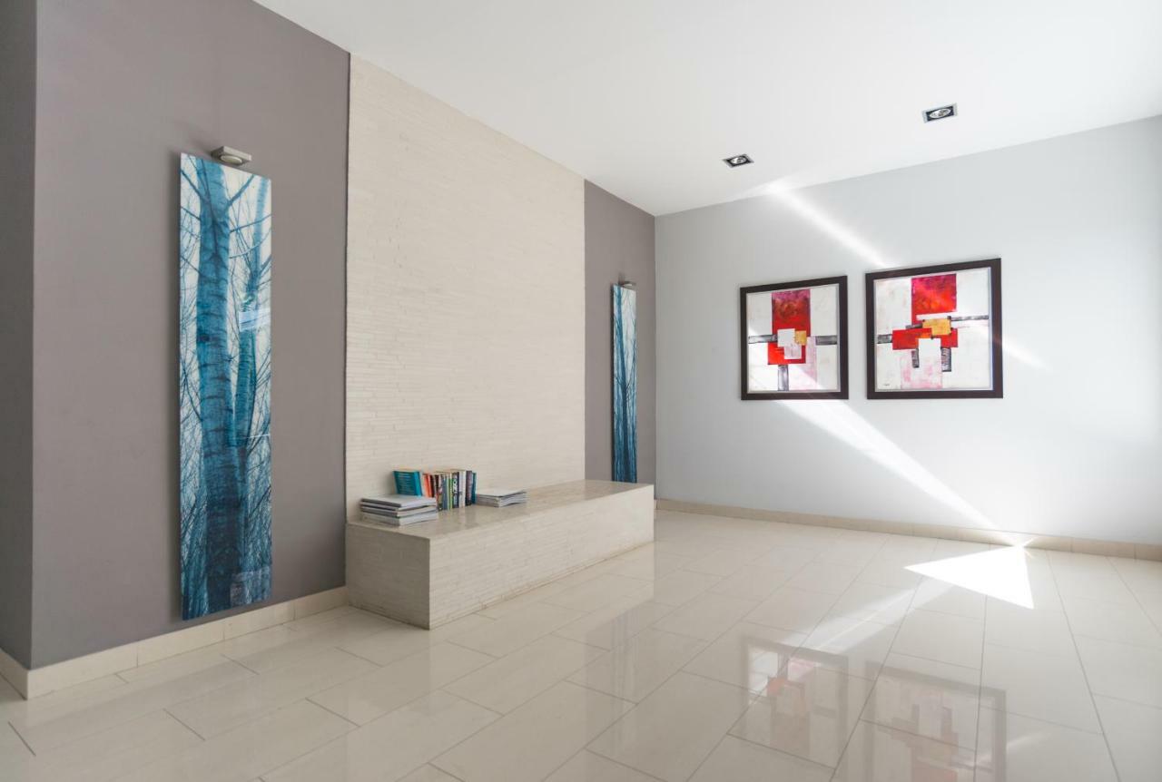 Tgh/ Marbella Beachfront And Center Ngoại thất bức ảnh