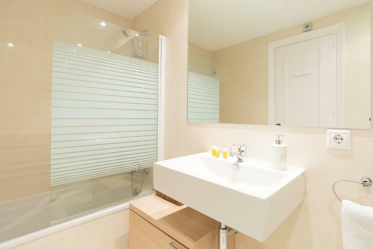Tgh/ Marbella Beachfront And Center Ngoại thất bức ảnh